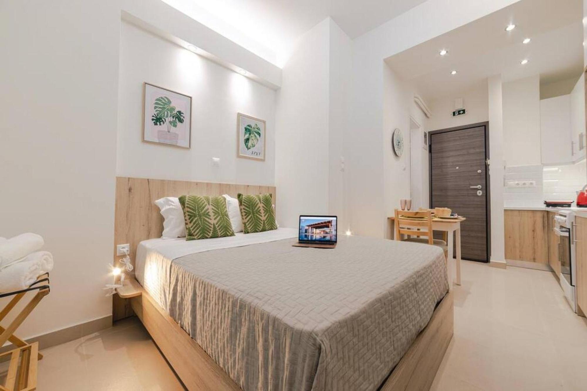 Small And Cozy Studio Athena Bagian luar foto