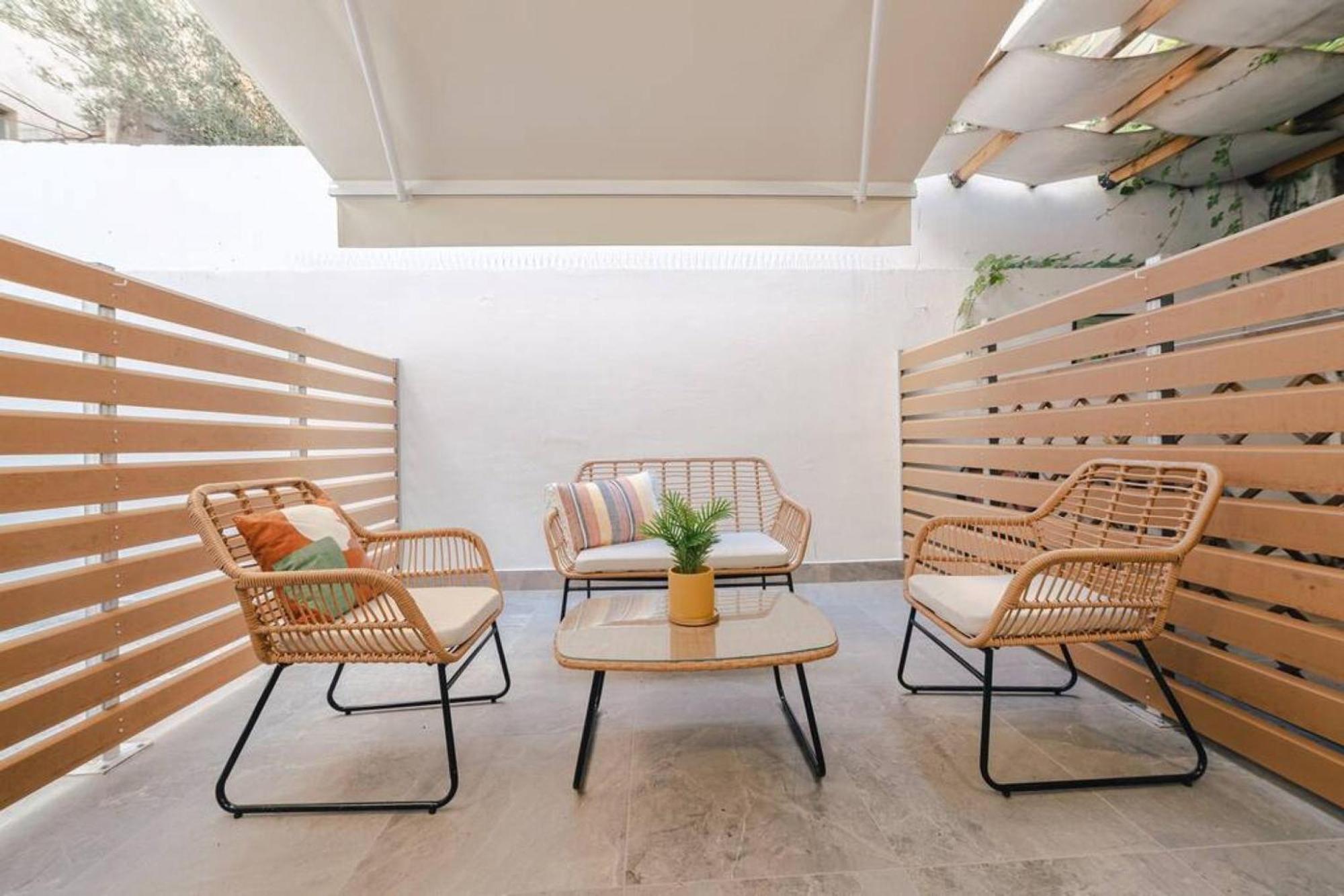 Small And Cozy Studio Athena Bagian luar foto
