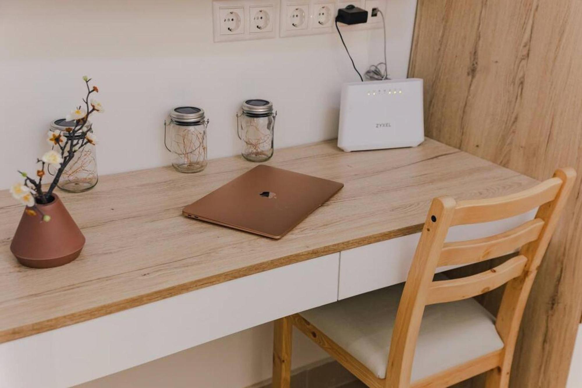 Small And Cozy Studio Athena Bagian luar foto